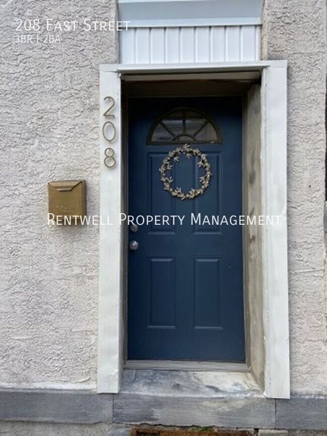Building Photo - 208 East St