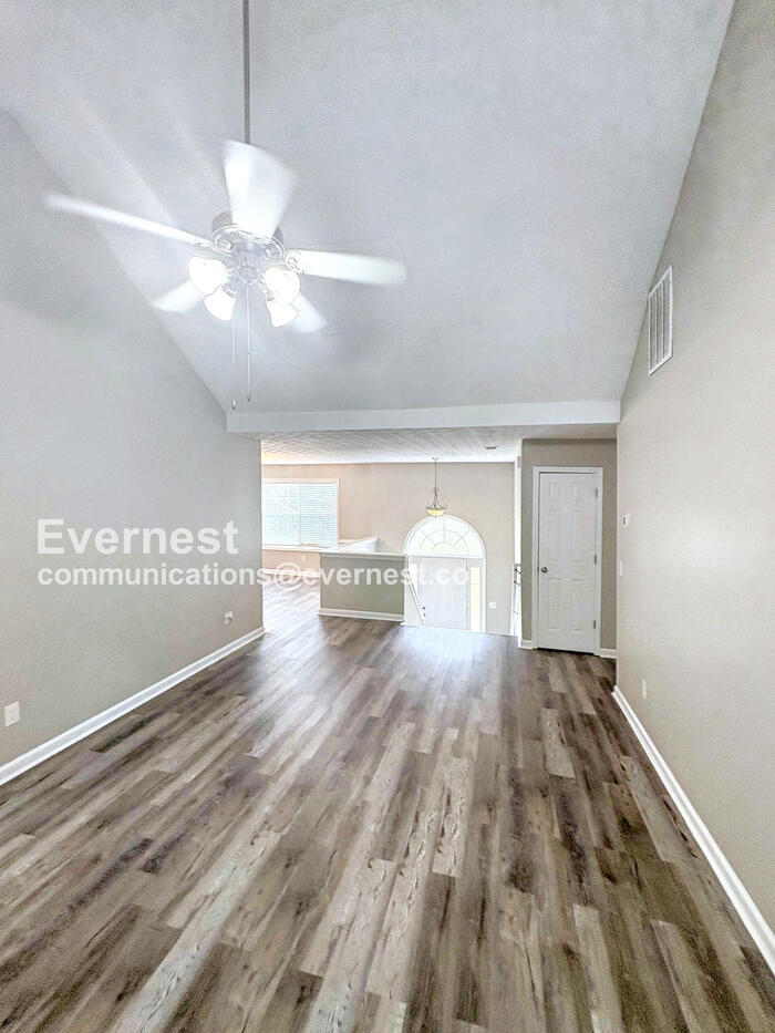 Building Photo - 20 Shenandoah Dr