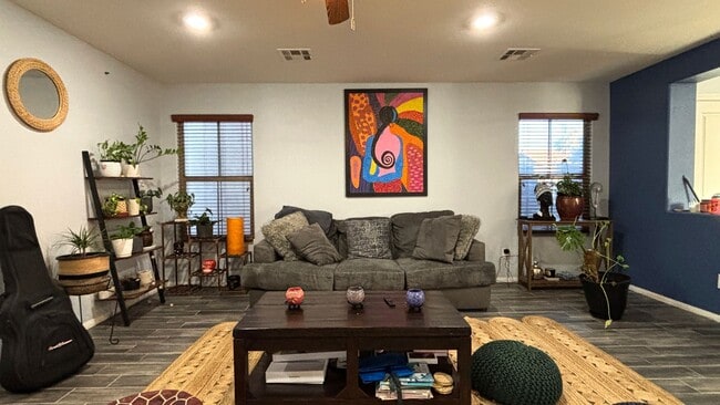 Building Photo - Excellent home in Providence Las Vegas. 3 Bedroom, loft  and cute backyard! Must see!