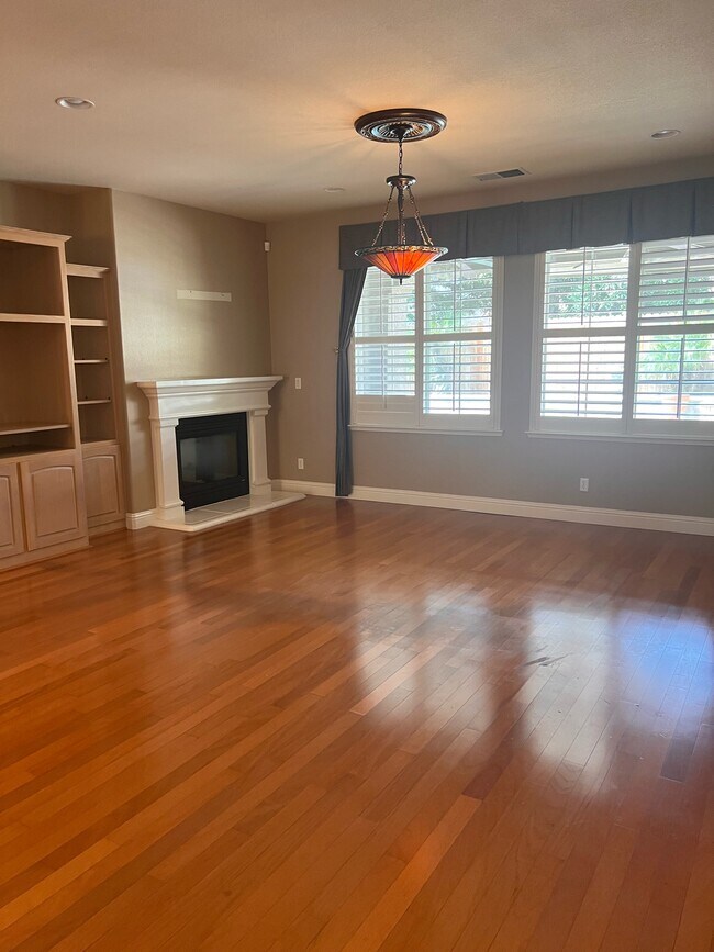 Building Photo - 2537 Deauville Cir