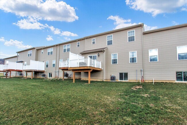 Building Photo - 2751 Post Dr