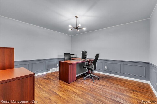 Building Photo - 3015 High Pointe Ct