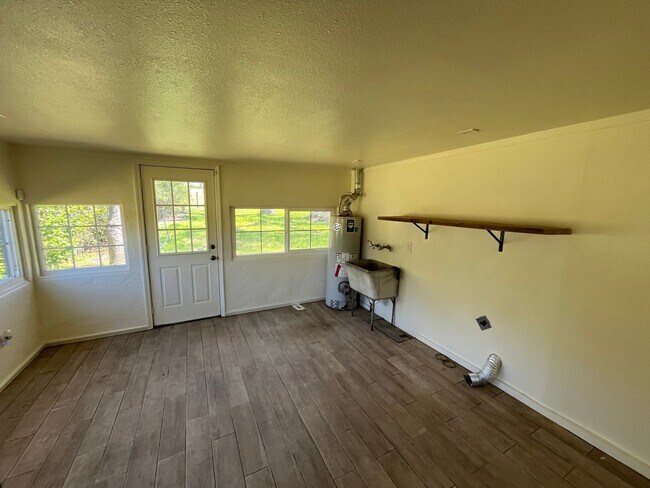 Building Photo - Beautiful Foothil Views Available Now!