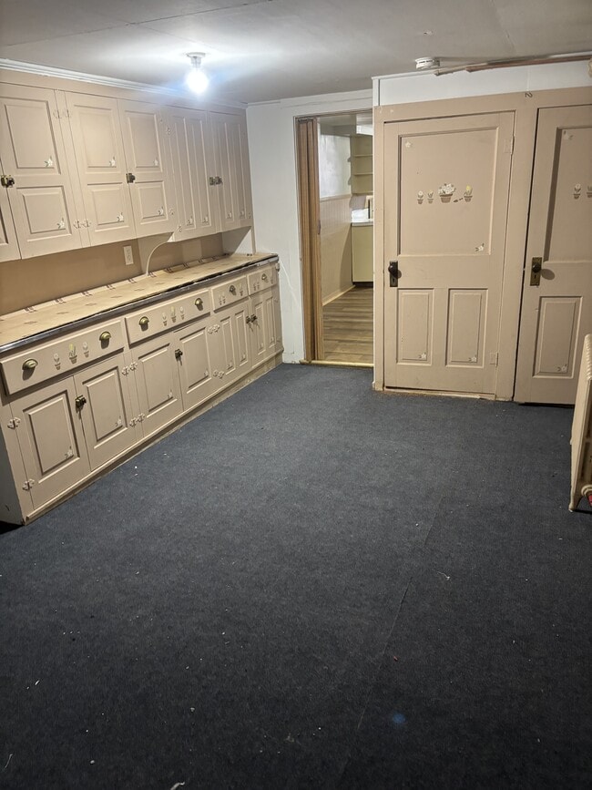 Building Photo - 2 S Vine St