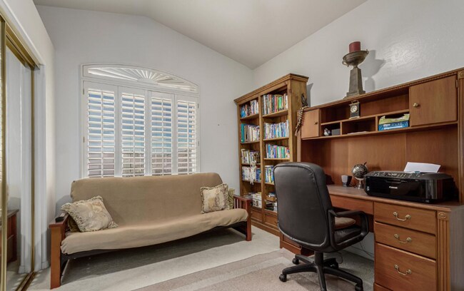 Building Photo - Space, Comfort, and a Neighborhood You’ll ...