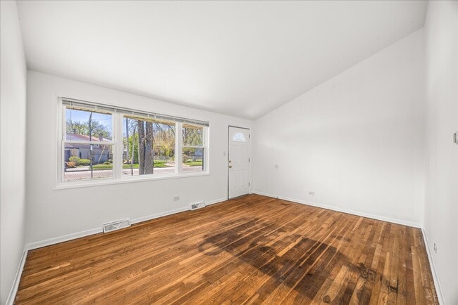 Building Photo - 13313 S Eberhart Ave