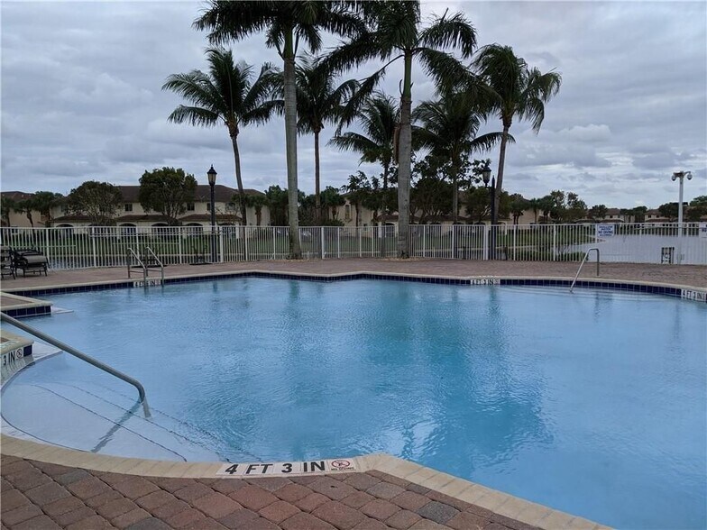 Building Photo - 2761 SW 85th Ave