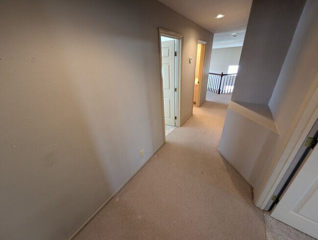 Building Photo - 2704 N Ontario Dr