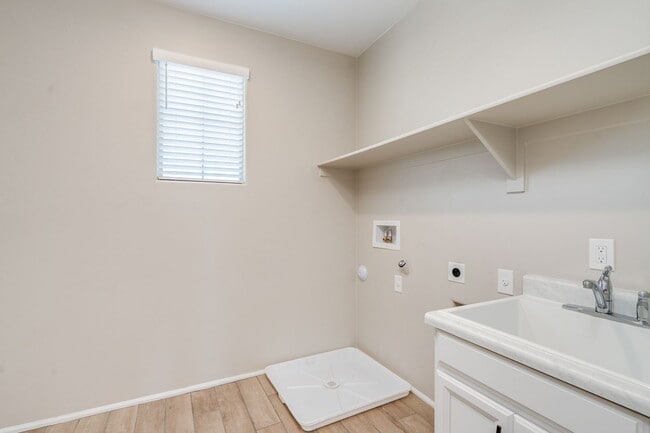 Building Photo - Amazing 4BR 2.5BA Home w/ 3-Car Tandem Garage • Pool Access • Yard w/ Fire Pit in Saguaro Trails