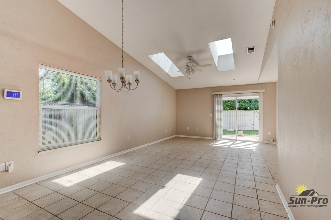 Building Photo - 1126 Hermitage Ct