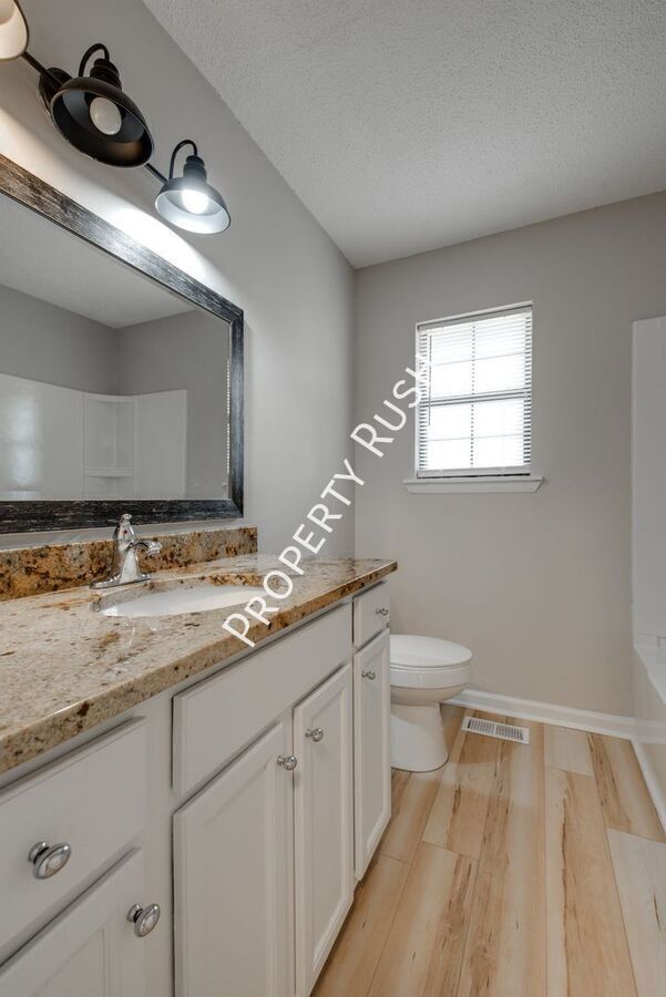 Building Photo - 340 Alpine Dr