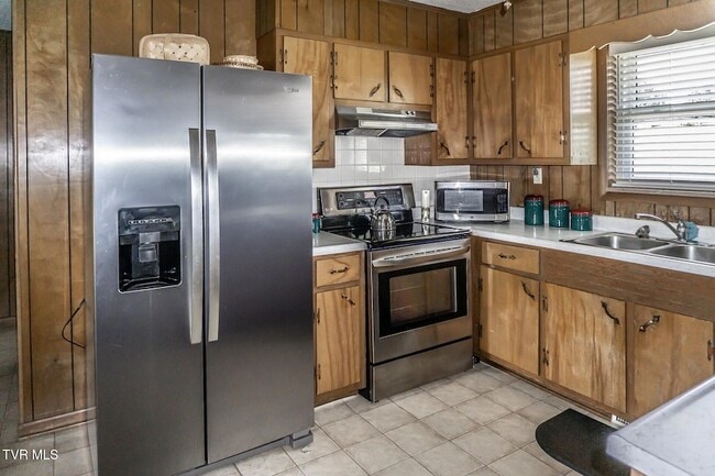 Building Photo - 3655 W Allens Bridge Rd