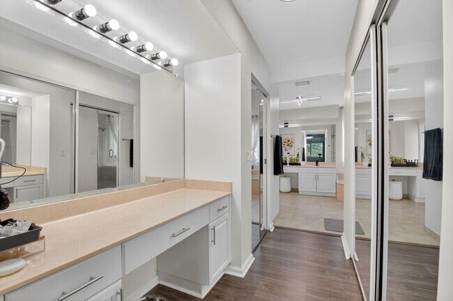 Building Photo - 3943 Westchester Way