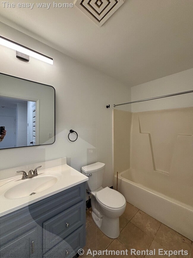 Building Photo - 1 Franklin St