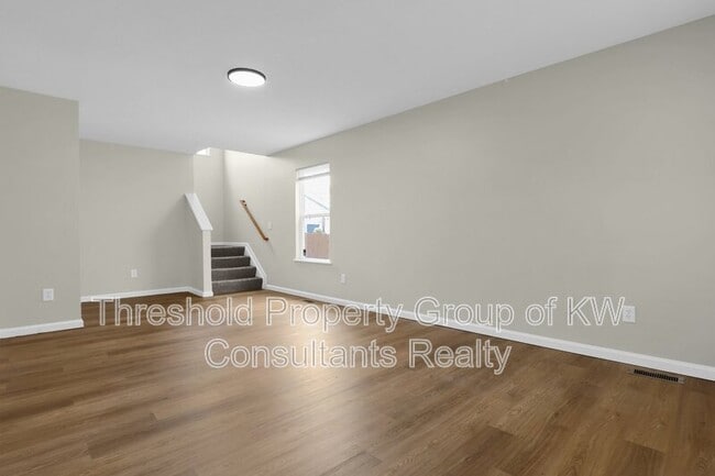 Building Photo - 1352 N 6th St
