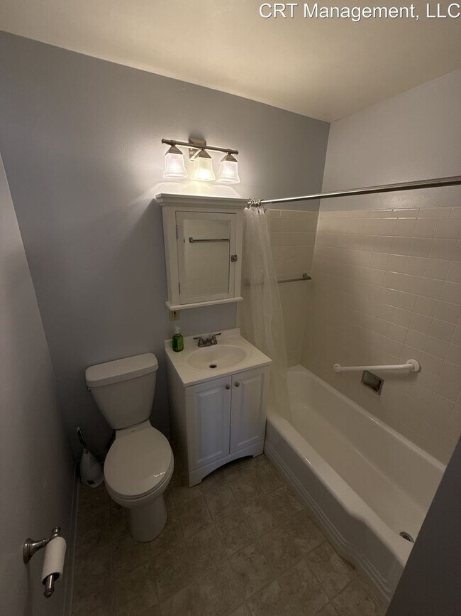 Building Photo - Beautiful 3 Bed 2.5 Single Family Home in ...