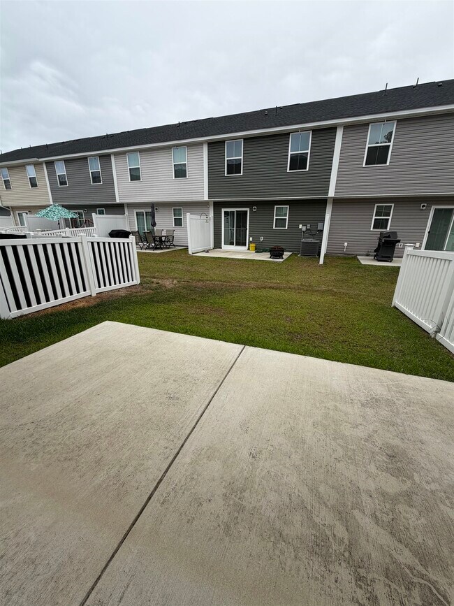 Building Photo - 157 Villa Grande St