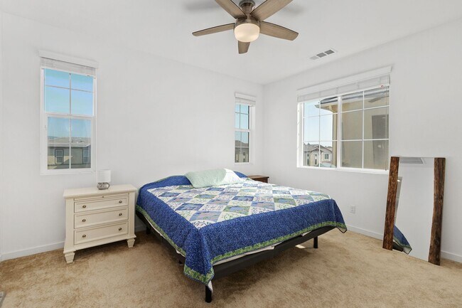 Building Photo - New Community - Temecula - New House Corne...