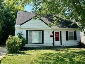 Building Photo - 26500 Drakefield Ave