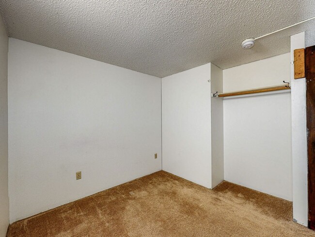 Building Photo - 2317/2319 Knapp Street Ames IA 50014