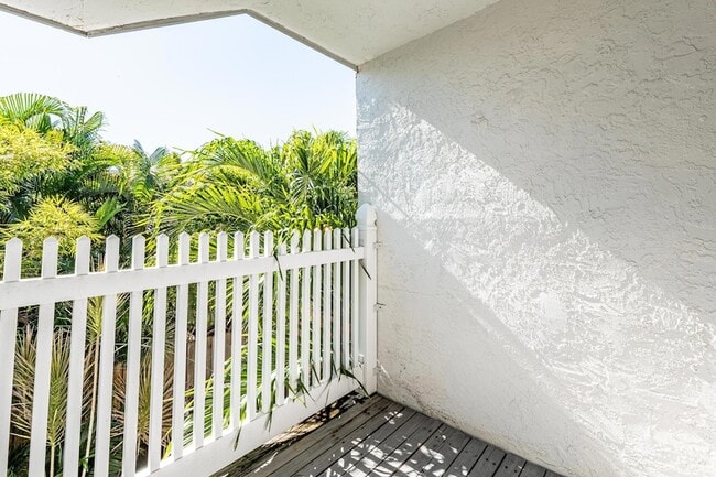 Building Photo - 2936 Florida Blvd