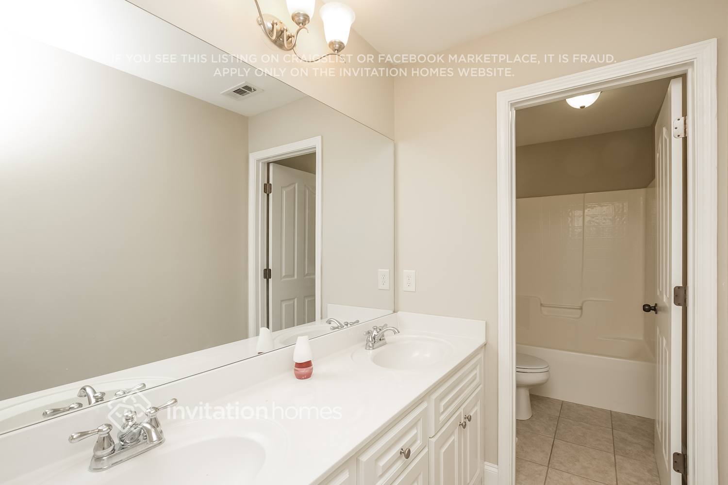 Building Photo - 114 Silver Top Dr SE