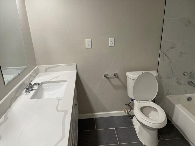 Building Photo - 24118 Spring Mill Ln