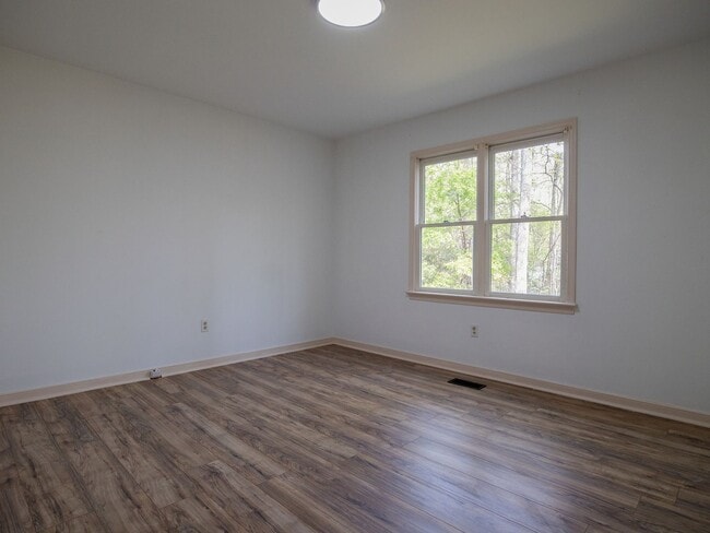 Building Photo - Bright 4-Bedroom Home in Midlothian!