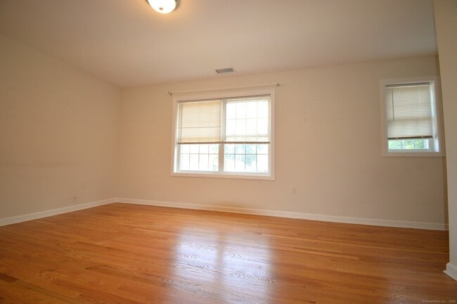 Building Photo - 173 Saybrook Rd