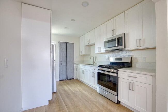 Building Photo - 315 E 29th St