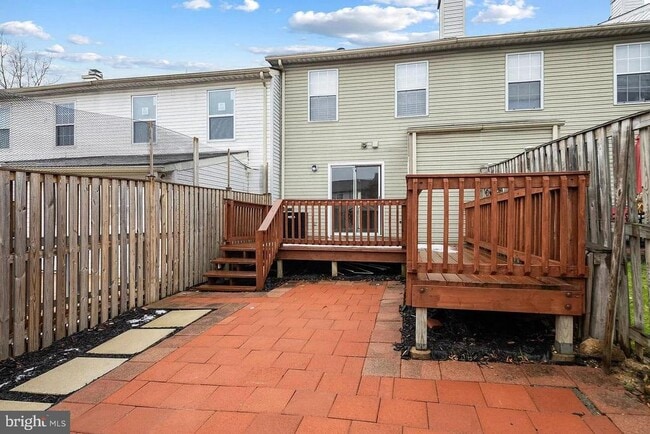 Building Photo - 517 Gloucester Ct