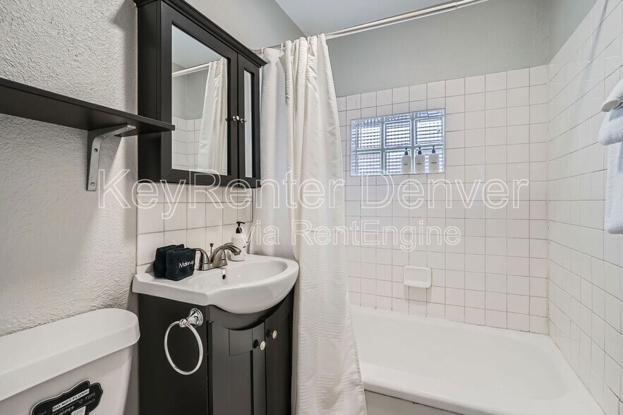 Building Photo - 5280 W 24th Ave