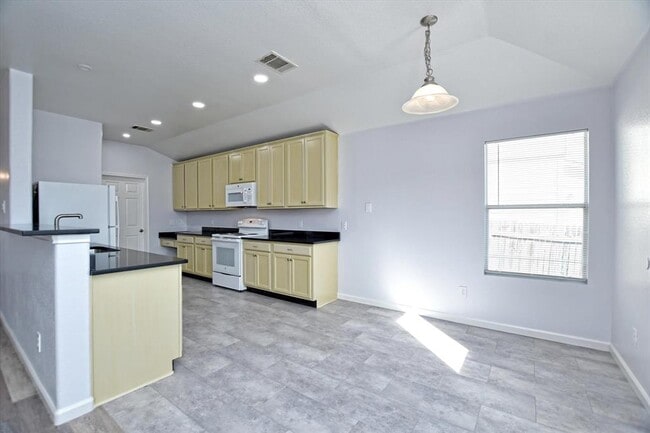Building Photo - 401 Bandara Woods Blvd