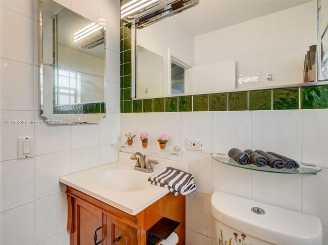 Building Photo - 400 Cadima Ave