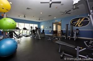 Building Photo - 2 br, 2 bath Condo - 11820 Pines Blvd