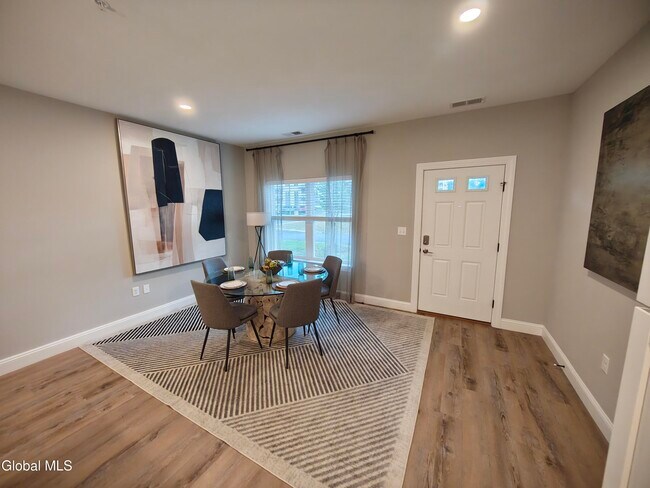 Building Photo - 3102 Zenith Ln