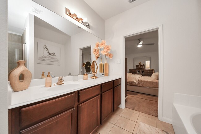 Building Photo - 9423 Grand Spark Dr