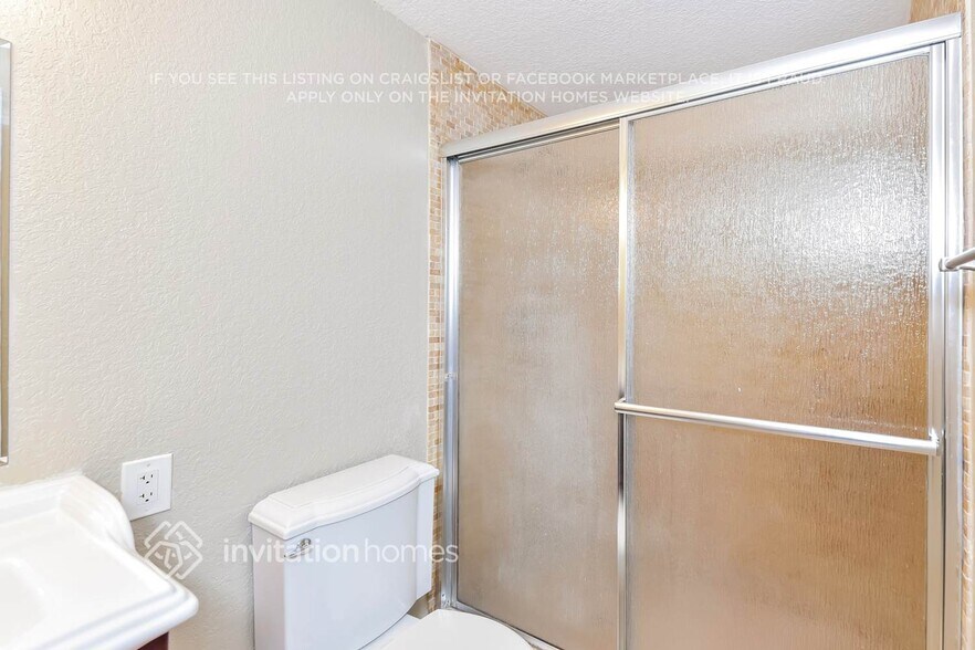 Building Photo - 3220 SW 118th Ct