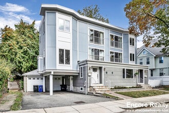 Building Photo - 10 Bradbury St