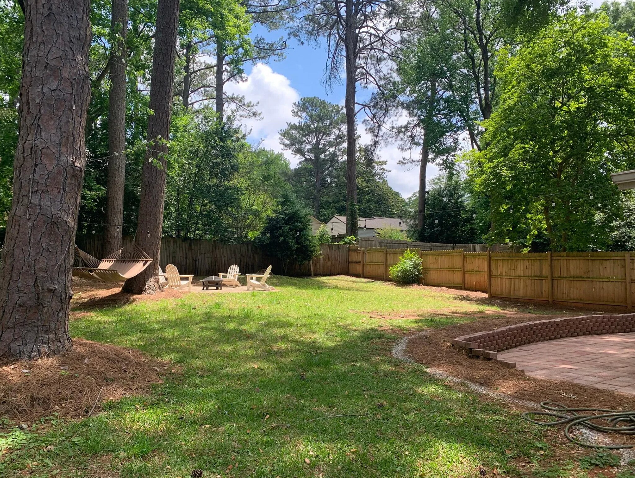 Building Photo - 864 Shadowridge Dr SE