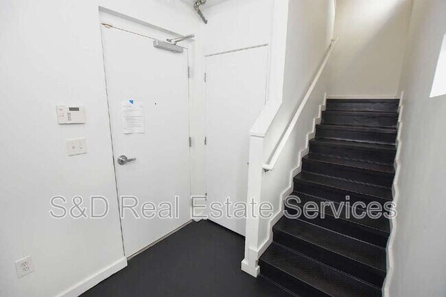 Building Photo - 5008 S MacDill Ave