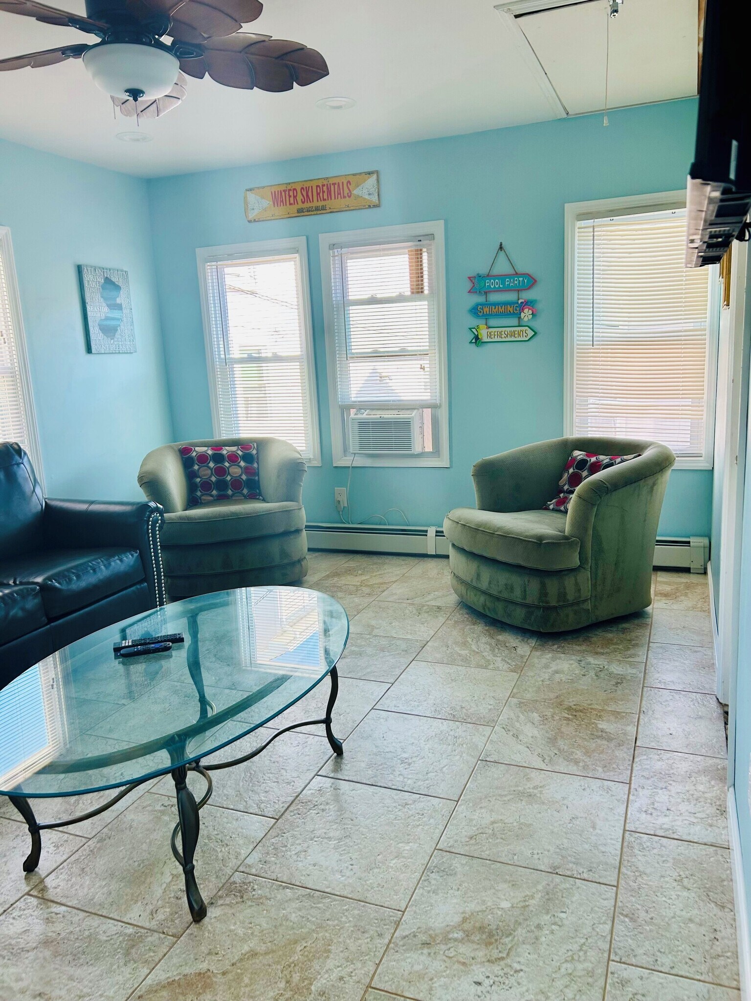 Building Photo - 44 Hancock Ave