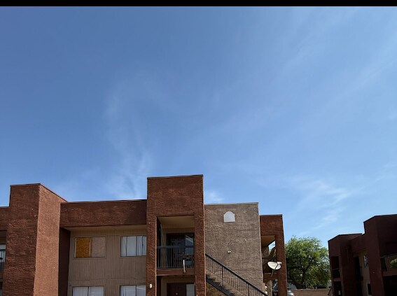 Building Photo - 3810 N Maryvale Pkwy