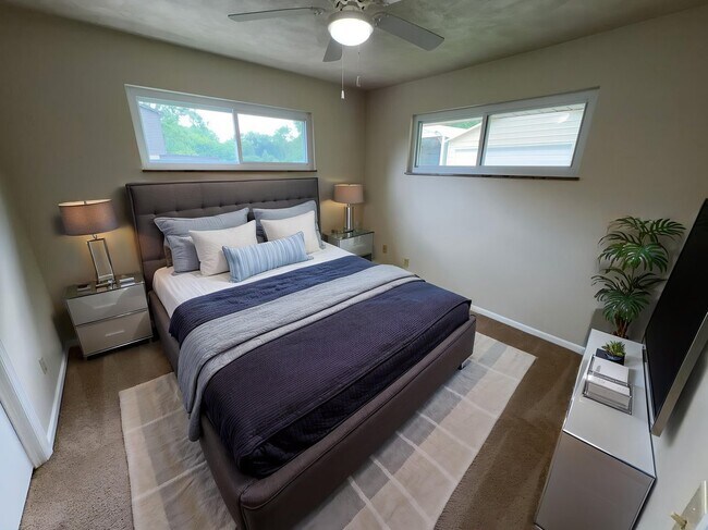 Building Photo - 8221 Sunburst Dr