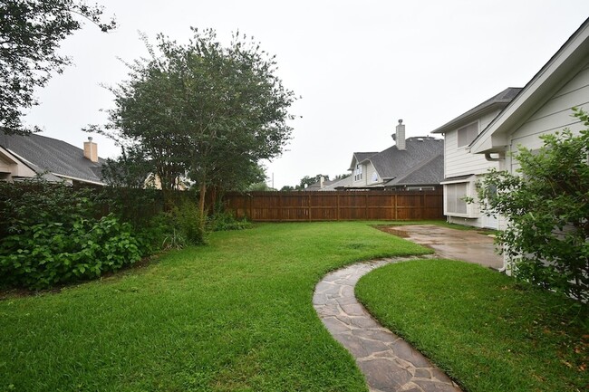 Building Photo - 10430 Sanibel Falls Ct