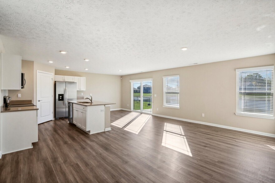 Building Photo - 739 Cattail Dr