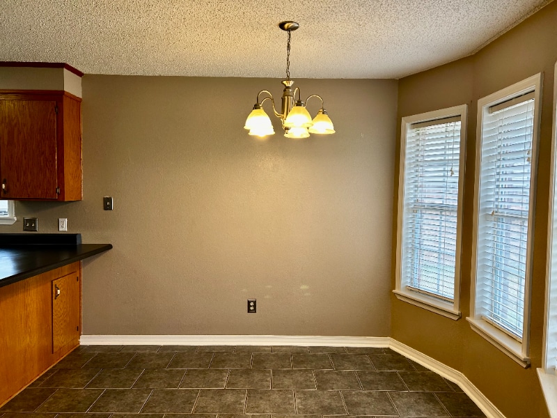 Building Photo - 1907 Cottonwood St