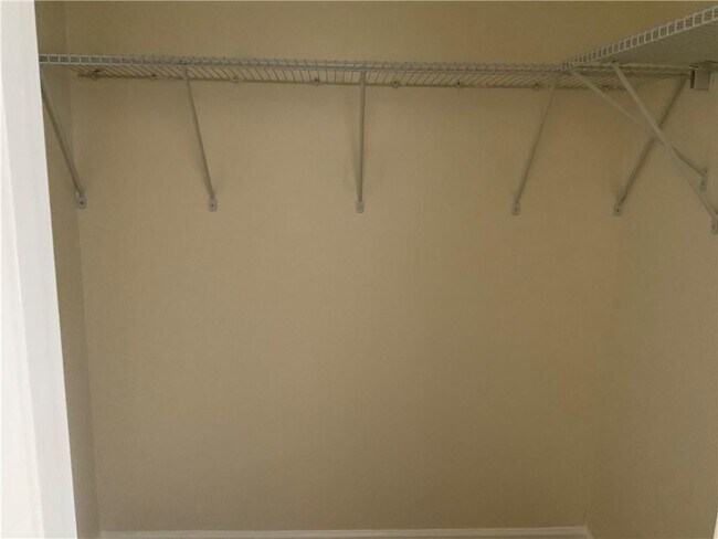 Building Photo - 4167 Oak Ferry Dr NE