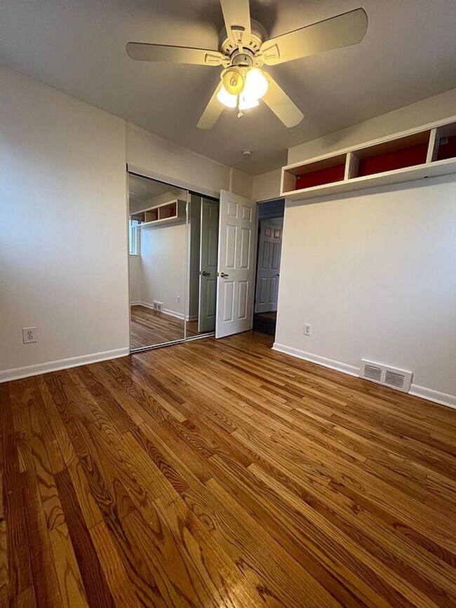 Building Photo - Move-In Ready 3 Bedroom, 1.5 Bathroom Home in Westland