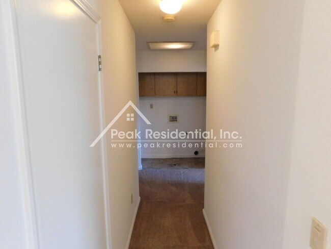 Building Photo - Spacious 3bd/2ba North Sacramento House with 2-Car Garage